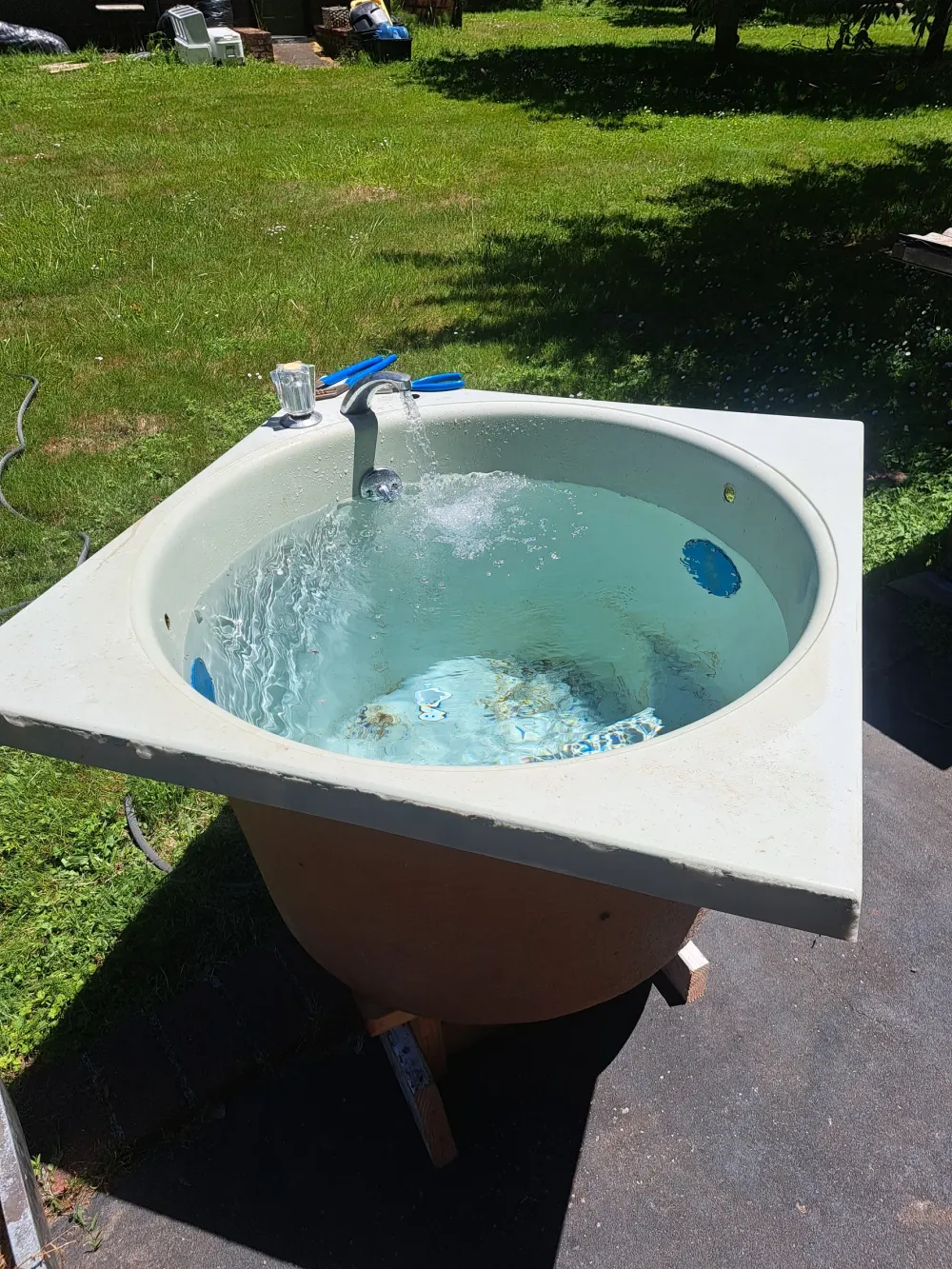 Soaking tub image
